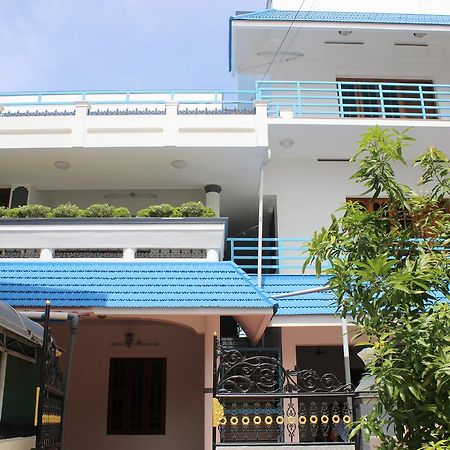Puthenchirayil Homestay Thiruvananthapuram Екстериор снимка