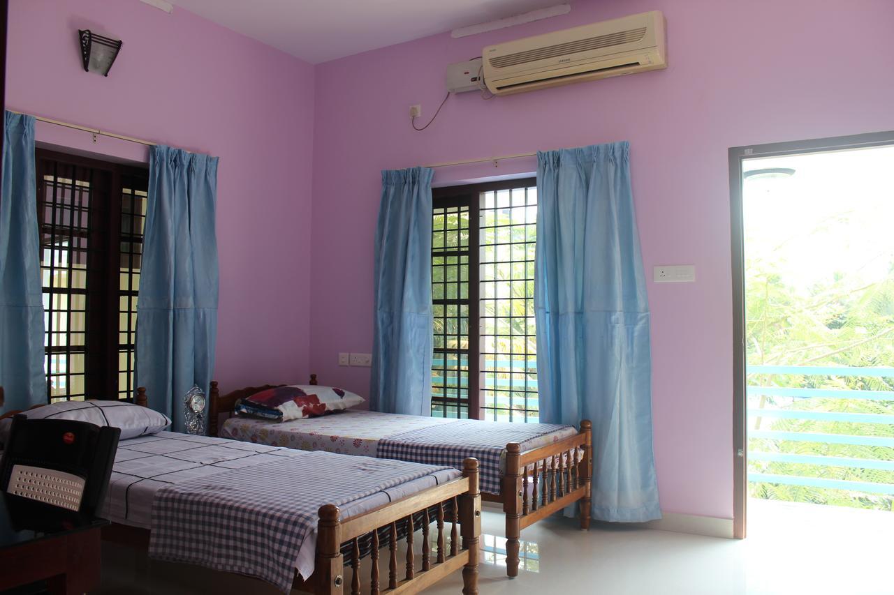 Puthenchirayil Homestay Thiruvananthapuram Екстериор снимка