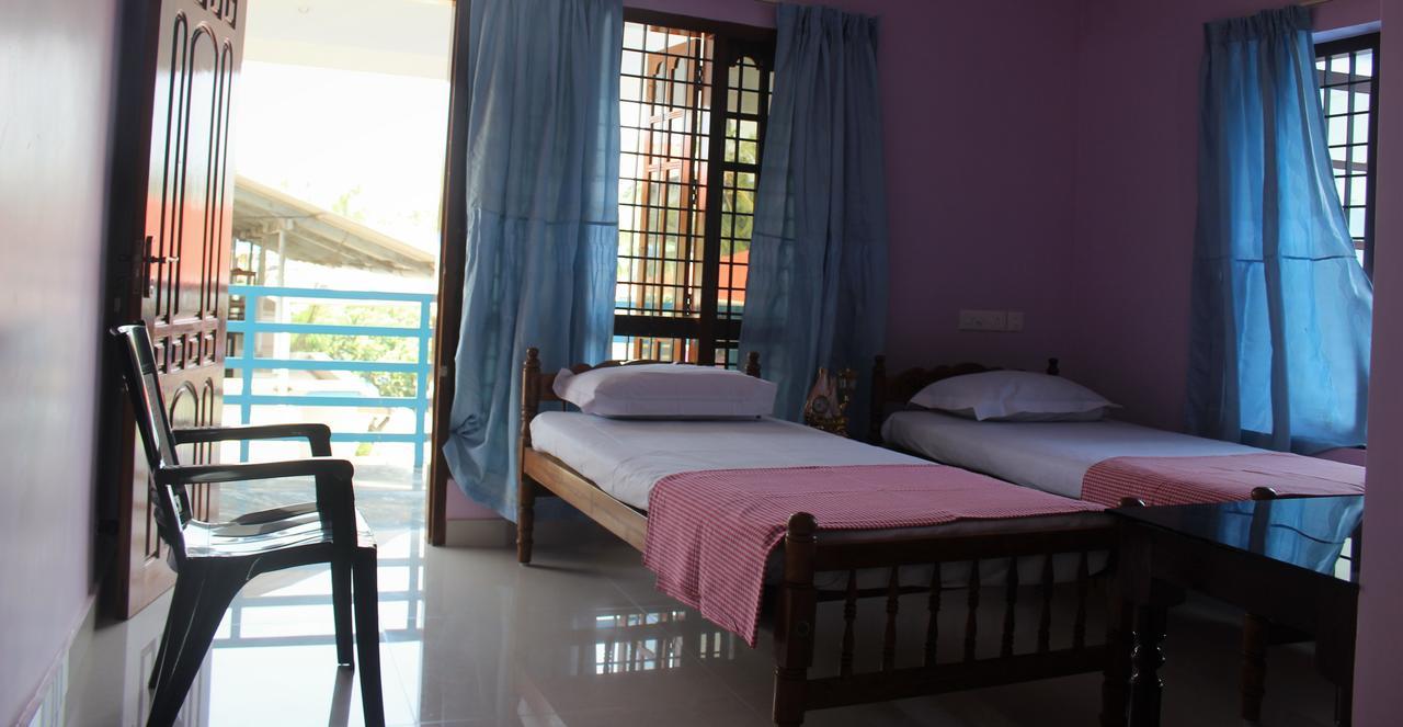 Puthenchirayil Homestay Thiruvananthapuram Екстериор снимка